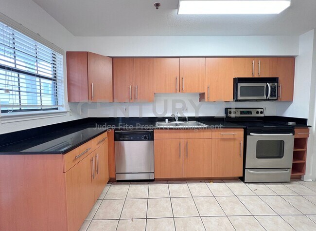 Building Photo - Beautiful 1/1.5 Condo in Dallas For Rent!