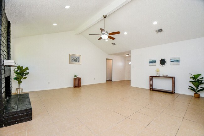 Building Photo - 7203 Santa Rita Dr