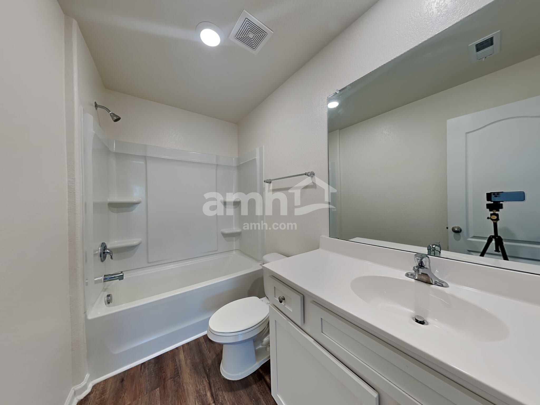 Building Photo - 2065 Southlea Dr