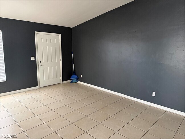 Building Photo - 4928 Leonard Blvd S