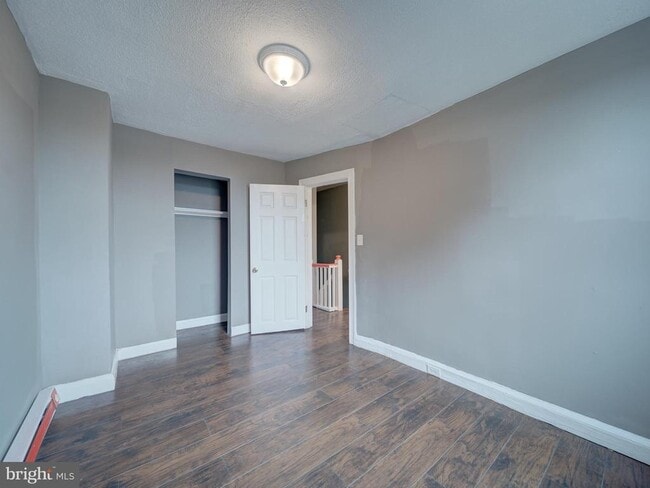 Building Photo - 2047 Griffis Ave
