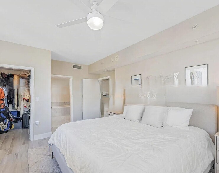 Building Photo - 253 NE 2nd St