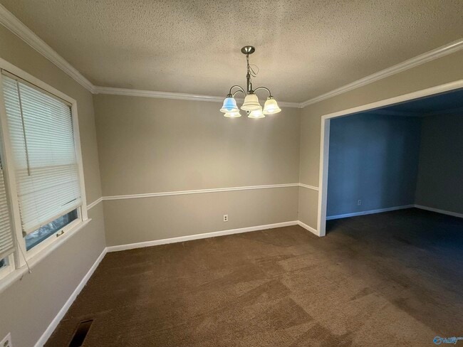 Building Photo - 723 Versailles Dr SE