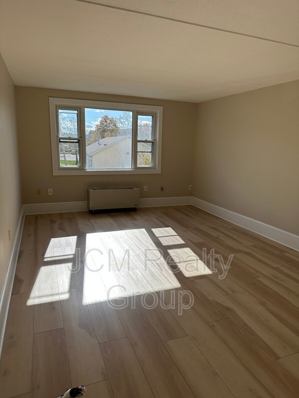 Building Photo - 80 Sagamore St