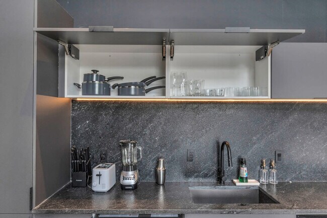 Building Photo - 2683 Blodgett St