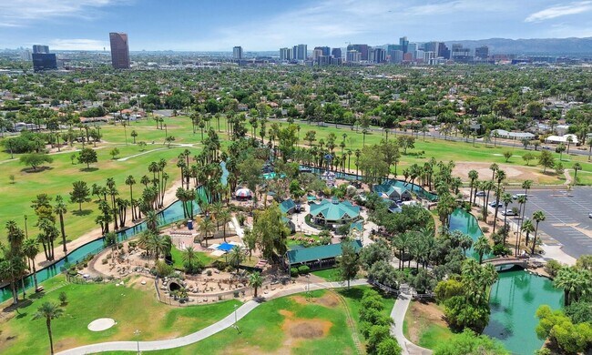 Building Photo - 1021 W Encanto Blvd