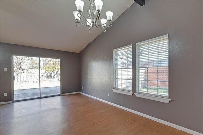 Building Photo - 2411 Country Pl Dr