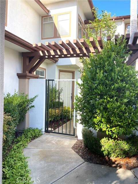Building Photo - 32 Bogey Ln