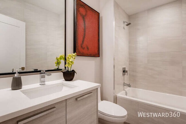 Building Photo - 880 N Milwaukee Ave