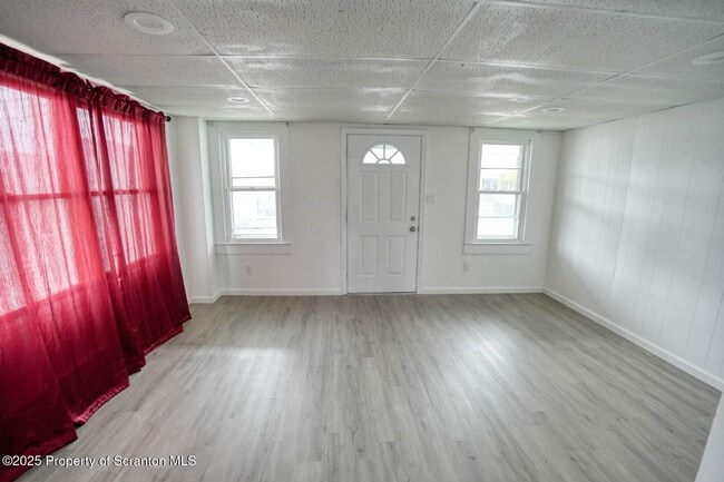 Building Photo - 1012 Clearview St