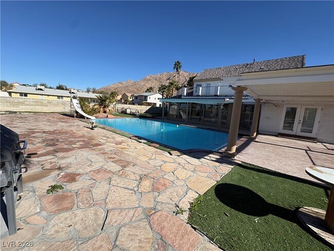 Building Photo - 71 Whitewind Ln