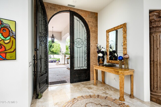 Building Photo - 6649 E Berneil Dr