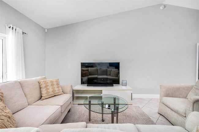 Building Photo - 7641 W Country Club Blvd