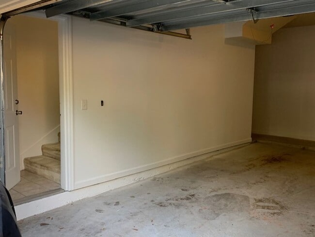 Building Photo - Condo for rent