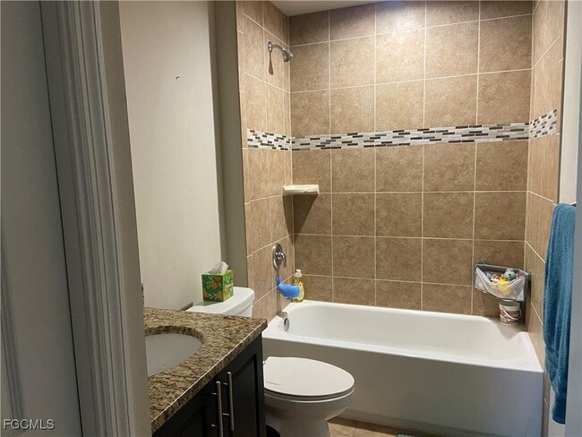 Building Photo - 1401 SW 6th Ave