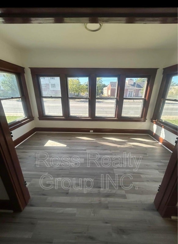 Building Photo - 2750 Monroe St