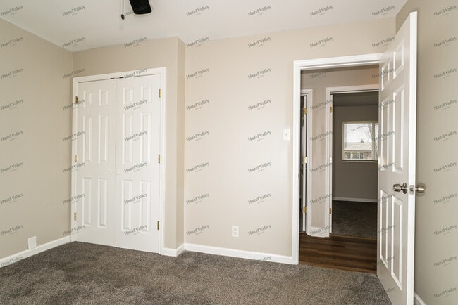 Building Photo - 4933 Countryside Dr