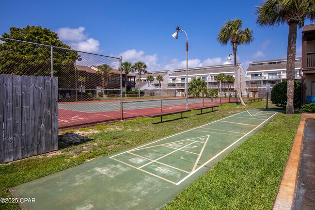 Building Photo - 17620 Front Beach Rd