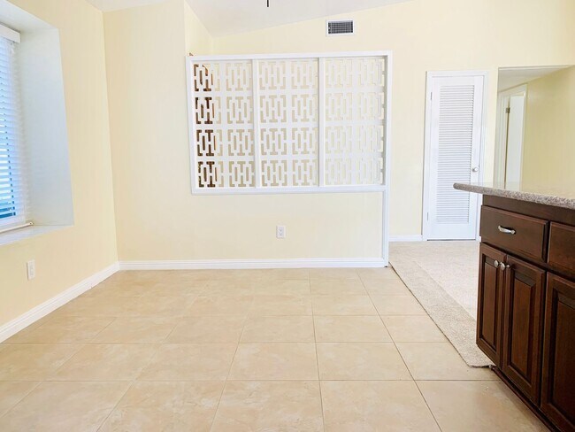 Building Photo - BEAUTIFUL AND SPACIOUS 3BD/2BA SINGLE FAMI...