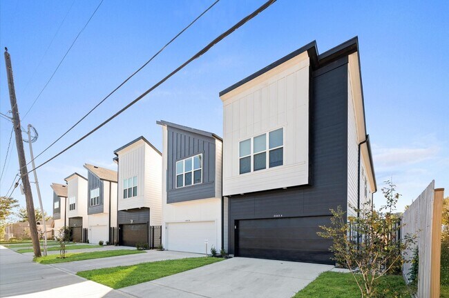 Building Photo - 3542 Amos St