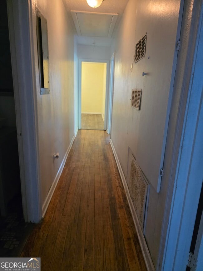 Building Photo - 419 Chamlee Dr