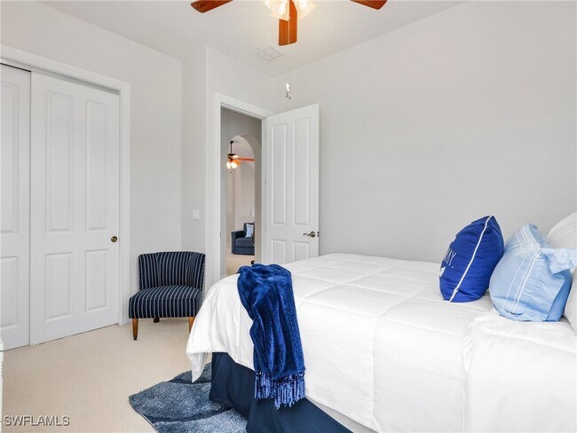 Building Photo - 6096 Dogleg Dr