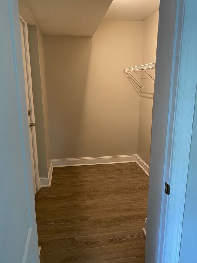 Building Photo - 2209 Rivermont Ave