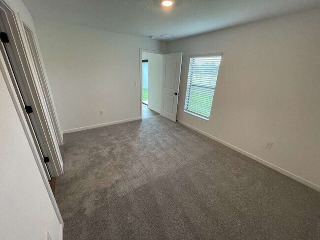 Building Photo - 5665 Deep River Ave