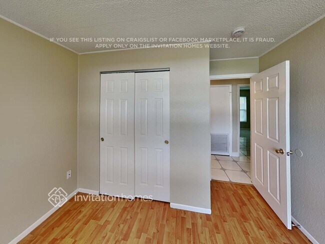 Building Photo - 121 Hidalgo Ave