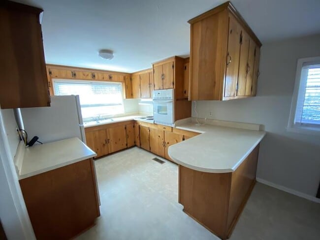 Building Photo - 9179 Segers Rd