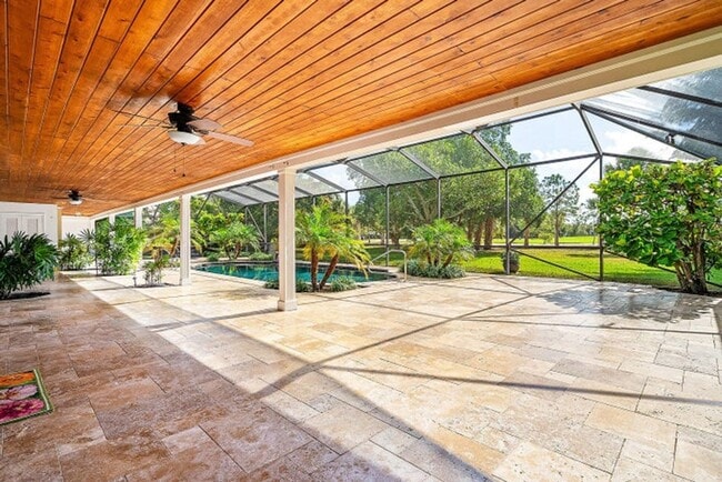 Building Photo - 417 N Country Club Dr