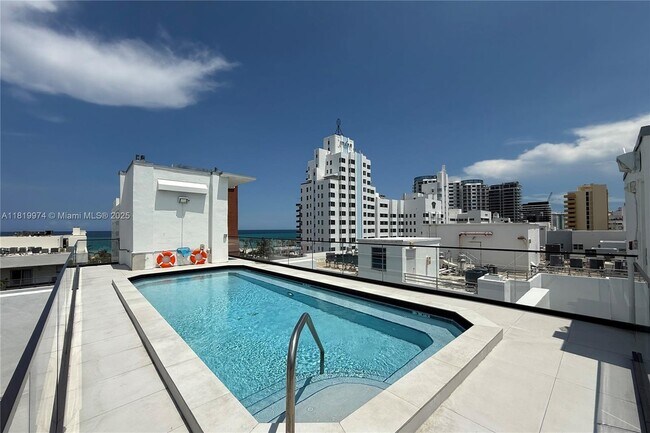 Building Photo - 4122 Collins Ave