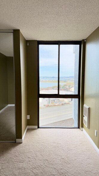 Building Photo - 555 Pierce St