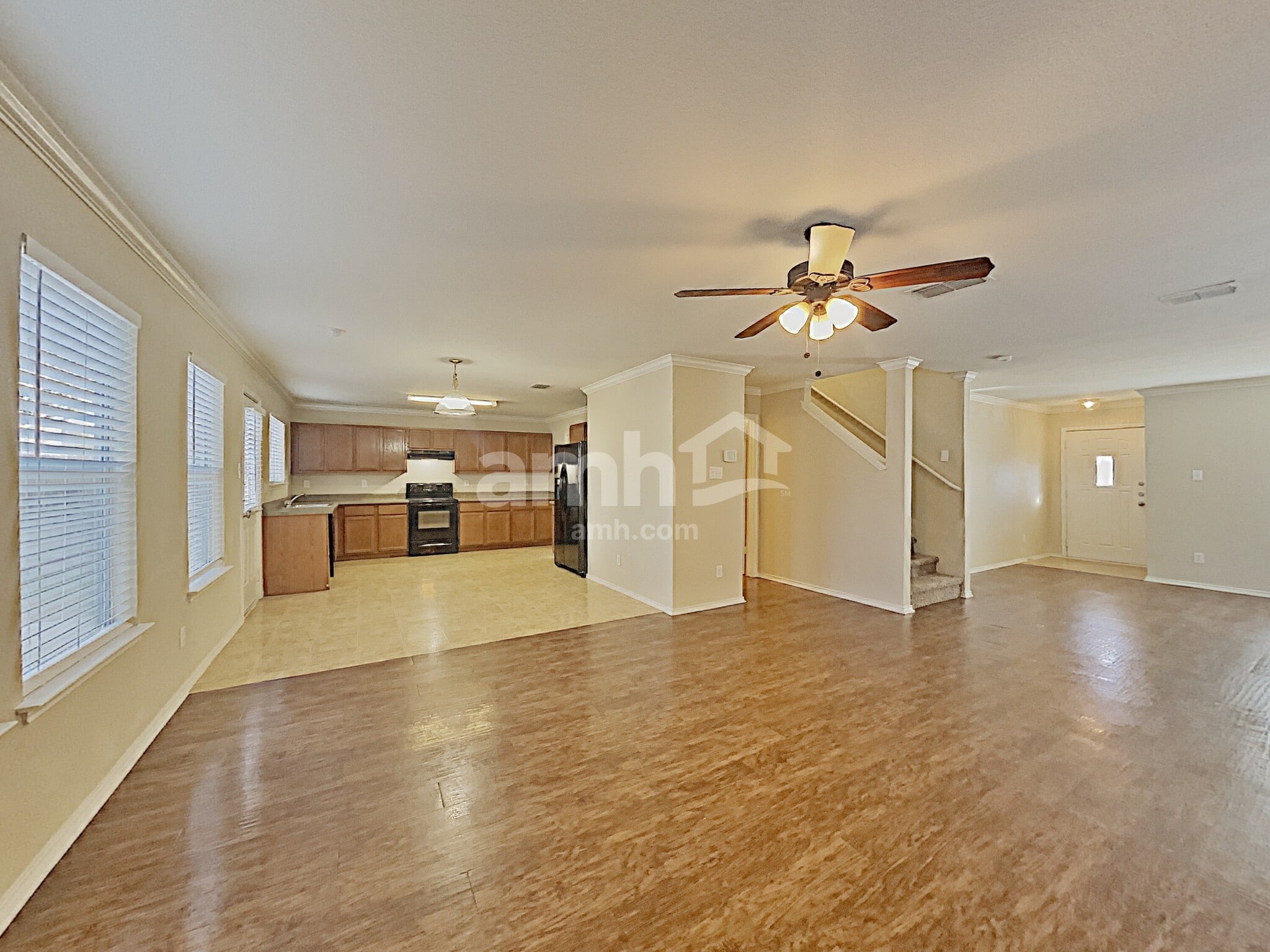 Building Photo - 5839 Sherbrooke Oak