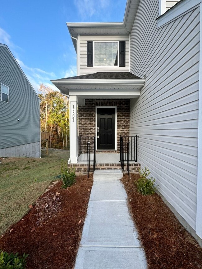 Building Photo - 4BR/2.5BA in Steel Creek's Brightwater Neighborhood