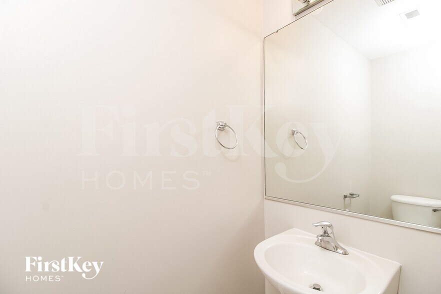 Building Photo - 1403 Rosebay Ct