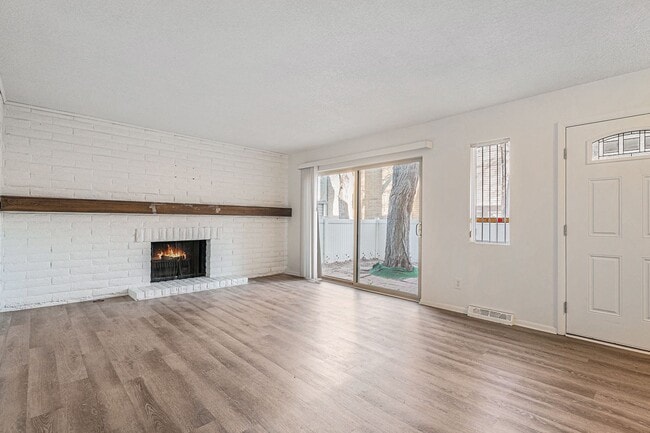 Building Photo - 9574 E Kansas Cir