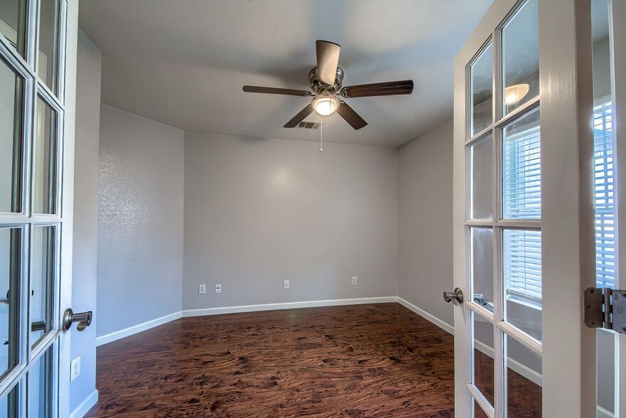 Building Photo - 132 Wistoria