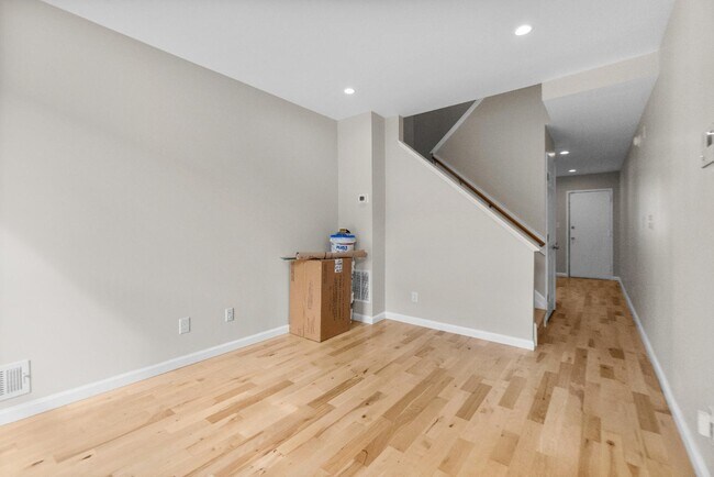 Building Photo - 137 N Montford Ave