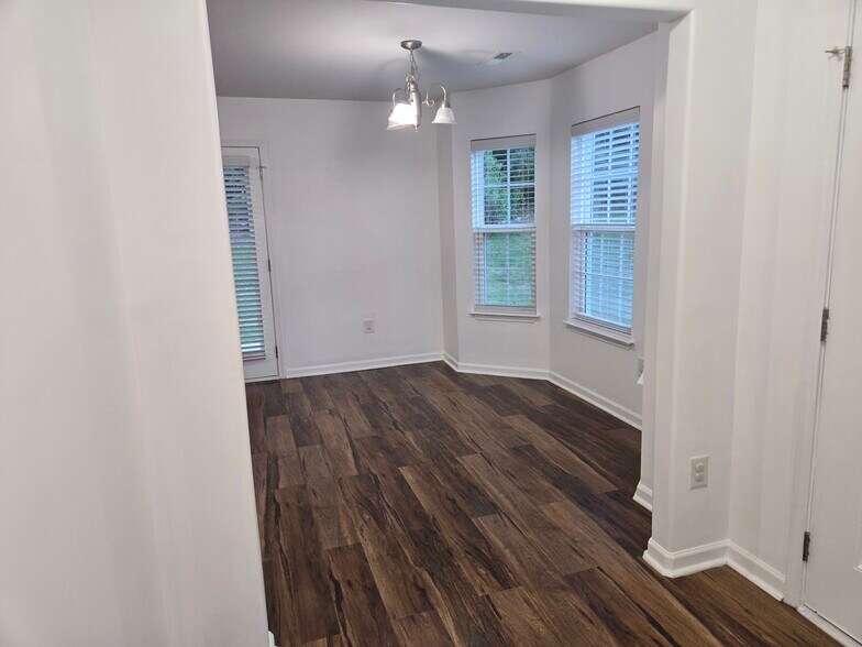 Building Photo - 6522 Ashebrooke Dr