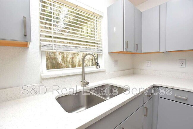 Building Photo - 3032 Spirit Lake Dr