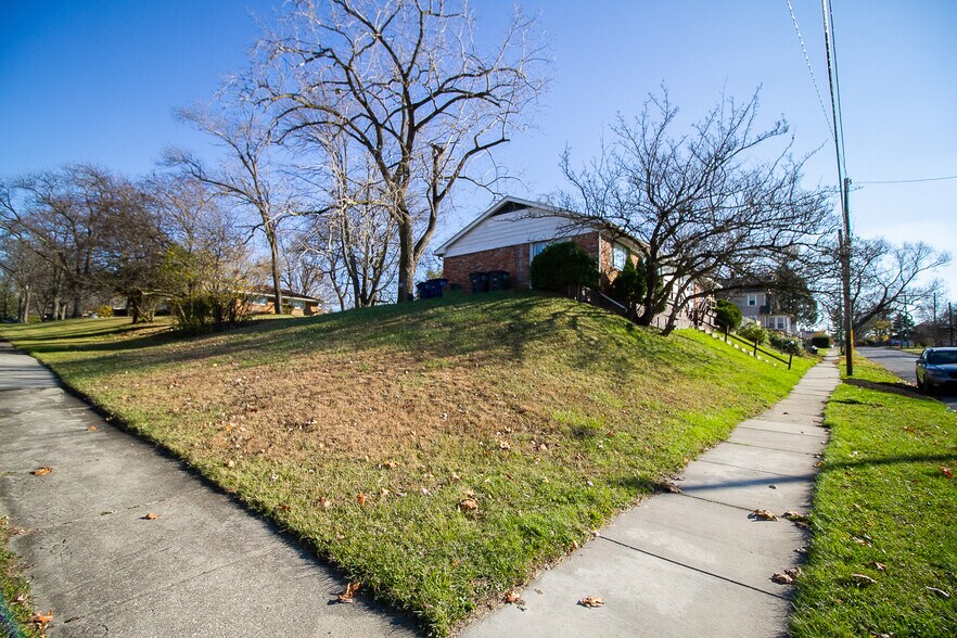 Building Photo - 1597 Walbridge Ave