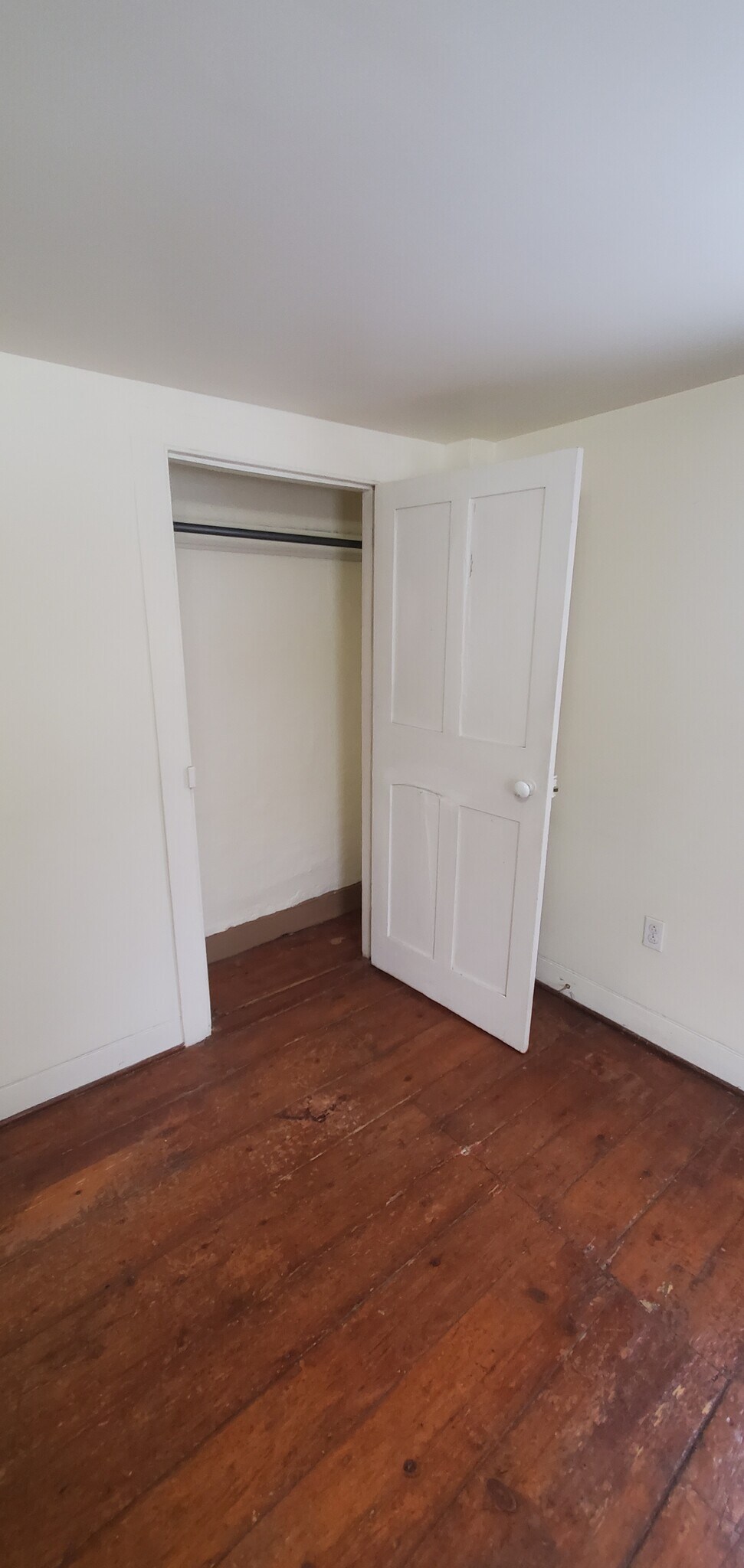 Building Photo - 18 Main St