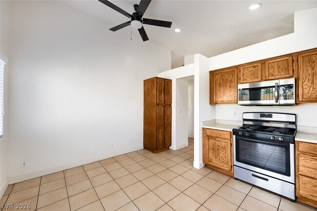 Building Photo - 5737 Grand Entries Dr