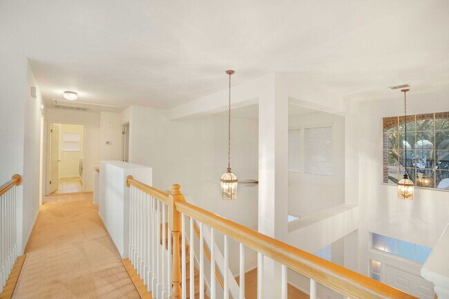 Building Photo - 2514 Crenshaw Dr