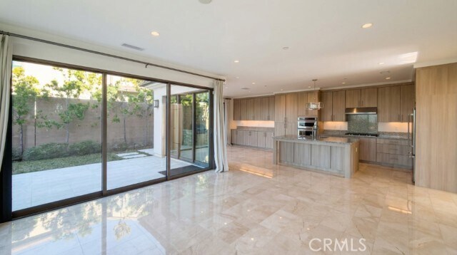 Building Photo - 147 Oceano