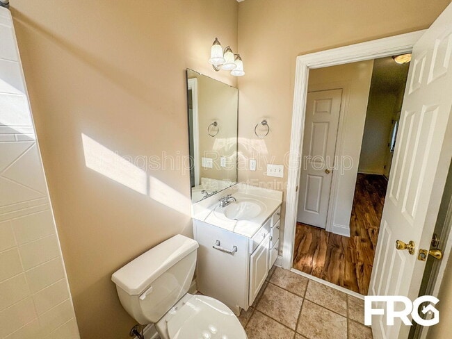 Building Photo - 2426 Pinetops Dr