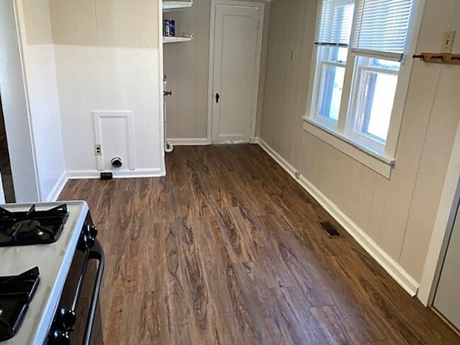 Building Photo - 2 Bedroom, 1 Bath House in Laurel