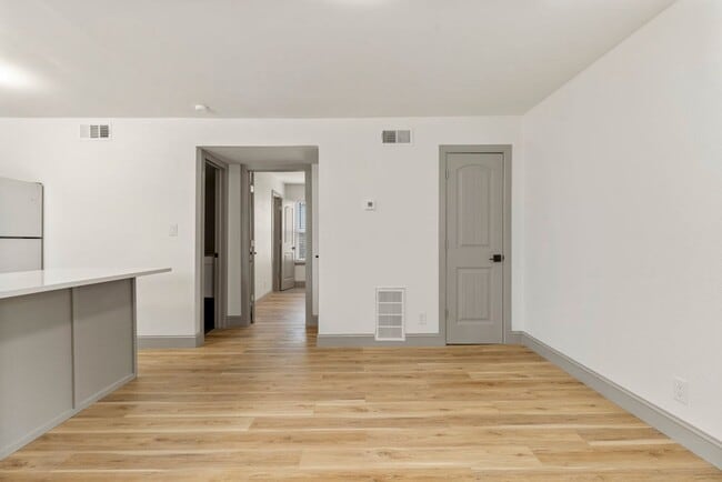 Building Photo - ONYX at 37th