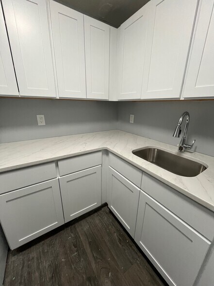 Building Photo - Maple Heights